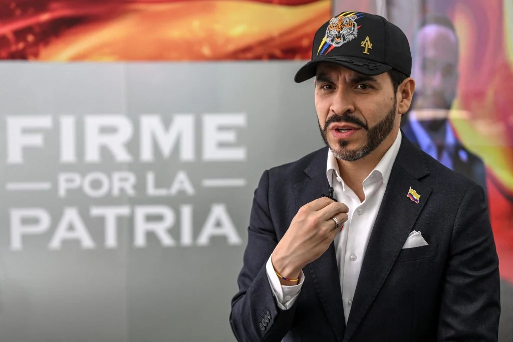 Candidato da oposição da Colômbia promete bombardear acampamentos do narcotráfico