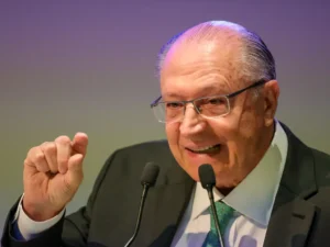 Alckmin elogia Dino por suspender penduricalhos em salários públicos