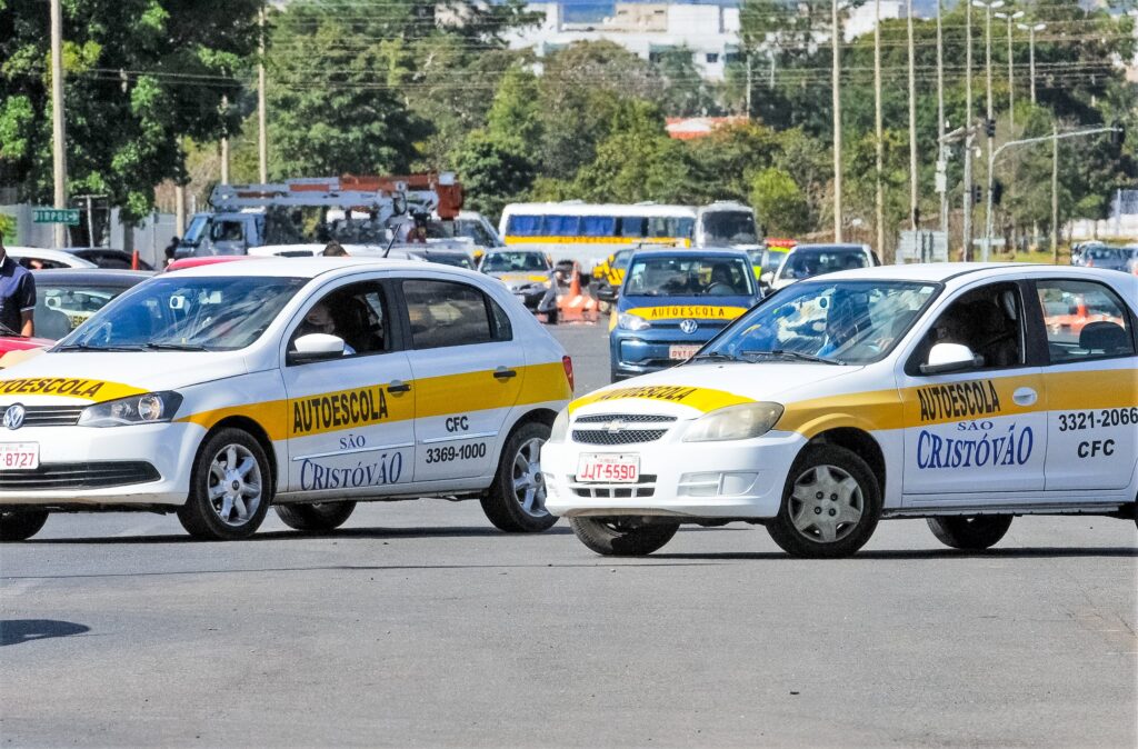 Detran-DF regulamenta autorização para instrutores de CNH