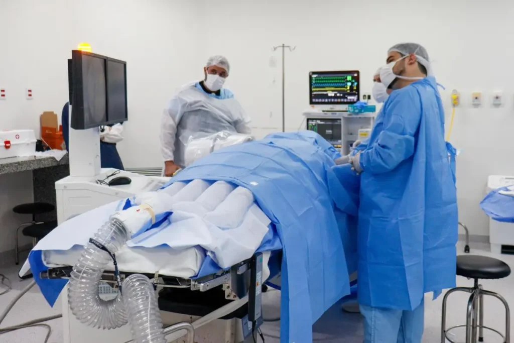 Médico do Crer detalha como foi 1ª cirurgia com polilaminina em Goiás: 'um sucesso'