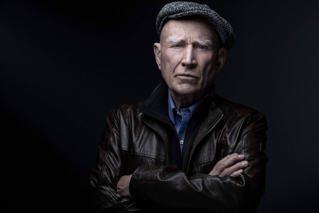 Paris presta homenagem ao fotógrafo brasileiro Sebastião Salgado