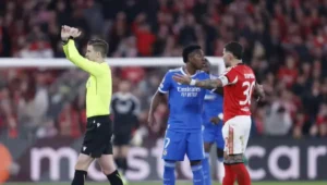 Vini Jr. marca golaço e denuncia racismo em partida da Liga dos Campeões