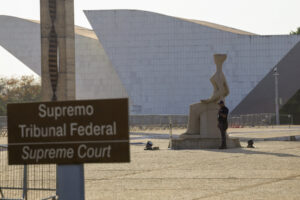 STF adia para 25 de março julgamento sobre suspensão de penduricalhos