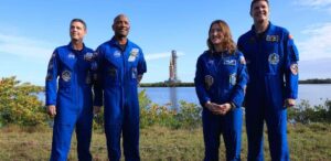 Nasa enviará 1ª mulher e astronauta negro à órbita lunar