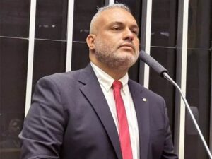 Projeto obriga cemitérios a terem áreas para pets e enterro em jazigos familiares