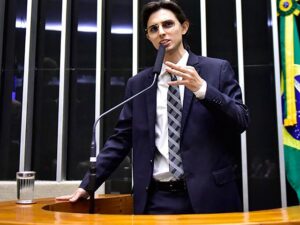 Projeto propõe dobrar prazo de prescrição para dívidas acima de R$ 500 mil