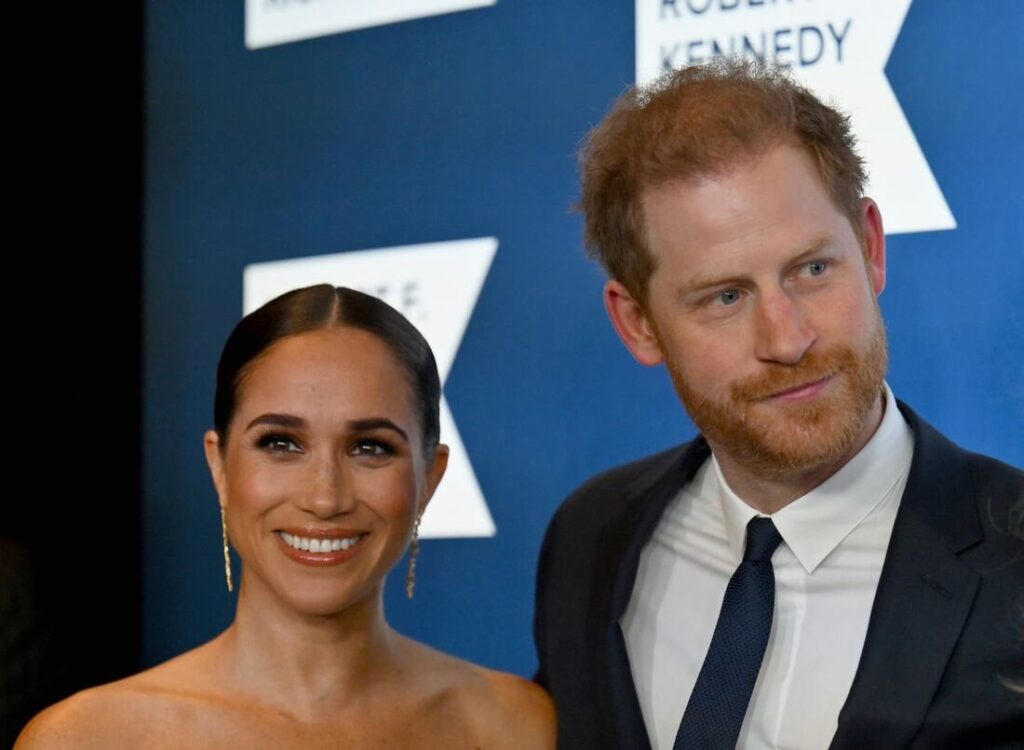 Harry e Meghan visitam refugiados e crianças palestinas na Jordânia
