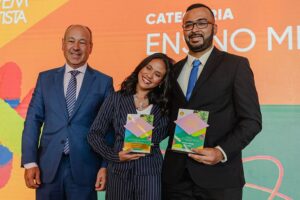 Estudante premiada desenvolve filtro sustentável contra poluição na farinha de mandioca