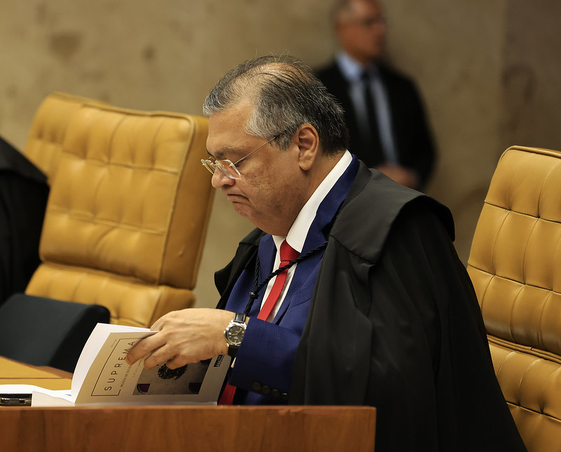 Flávio Dino autoriza mineração sob controle indígena em terras demarcadas