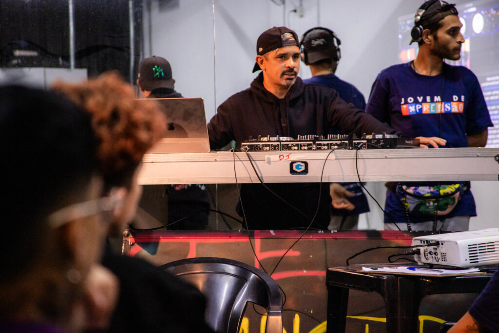 Jovem de Expressão abre mais de 100 vagas gratuitas em oficinas culturais para jovens de Ceilândia