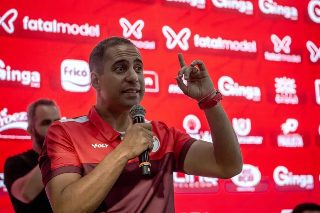 Hugo Jorge Bravo revela preocupação com custos extras na Série B: “Até o momento, o cenário é terrível”