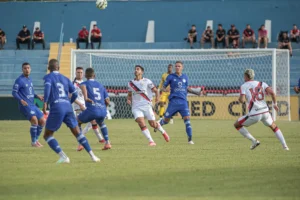 Goiatuba vira sobre o Atlético e escapa do rebaixamento na última rodada do Goianão