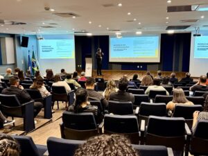 Jucis-DF apresenta emissão de certidões via WhatsApp em workshop