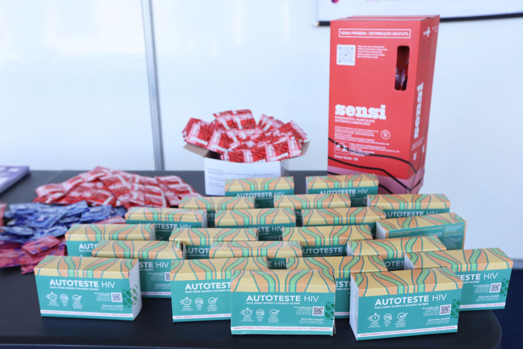Carnaval no DF tem distribuição gratuita de preservativos e autotestes de HIV para foliões