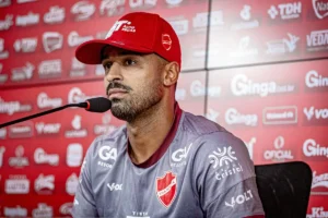 Dellatorre diz que Vila Nova chega confiante para clássico contra Atlético