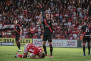 Vila Nova ainda não venceu nenhum clássico e chega pressionado à semifinal