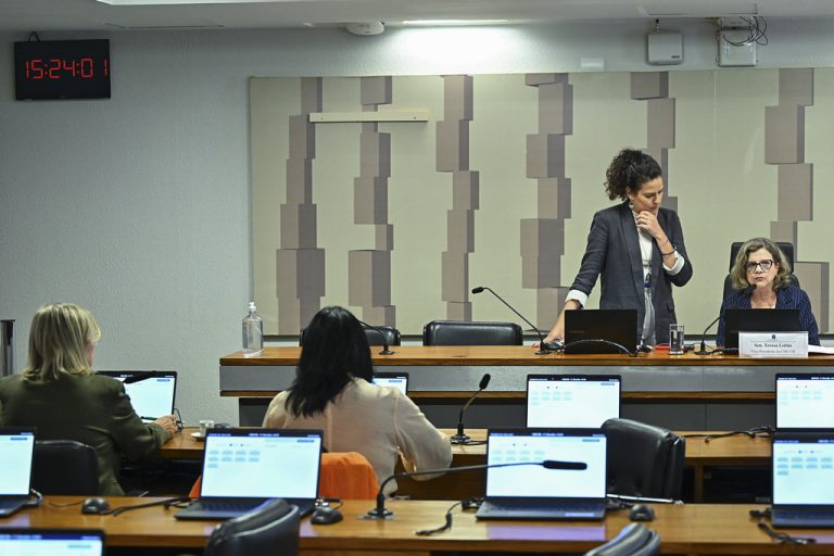 Comissão aprova repúdio a decisões que relativizam estupro de vulnerável