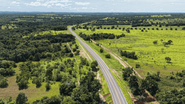 Entrega de 98 km pavimentados na BR-080 impulsiona economia no Norte Goiano