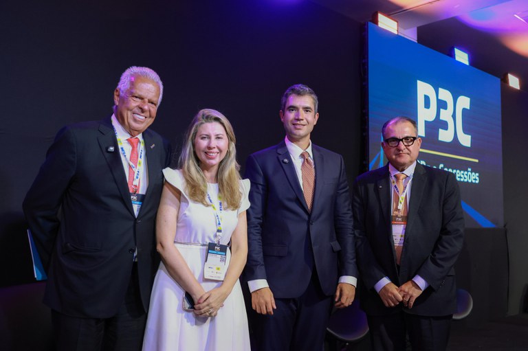 Novo modelo de outorga impulsiona investimentos em ferrovias e rodovias