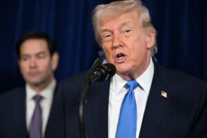 Trump ameaça aumentar tarifas sobre países que ‘fizerem joguinhos’ com decisão da Suprema Corte