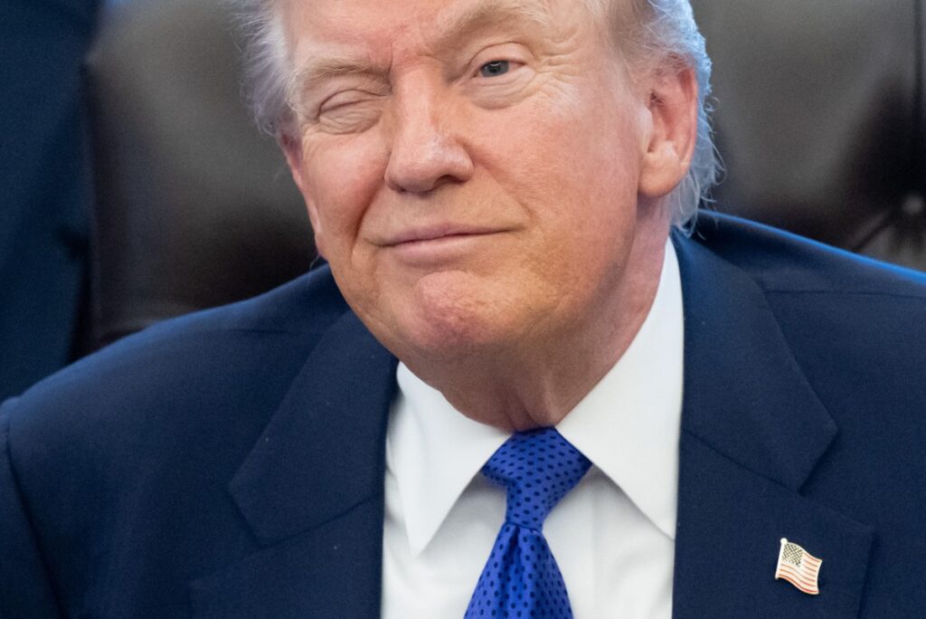 Homem que tentou matar Trump é condenado à prisão perpétua