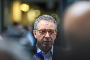 Candidato de esquerda vence eleição e será próximo presidente de Portugal, diz boca de urna