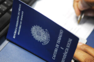 Agências do trabalhador do DF têm 493 vagas com salários de até R$ 4,6 mil