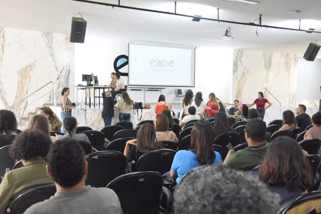 Professores nomeados pelo DF escolhem escolas para 2026