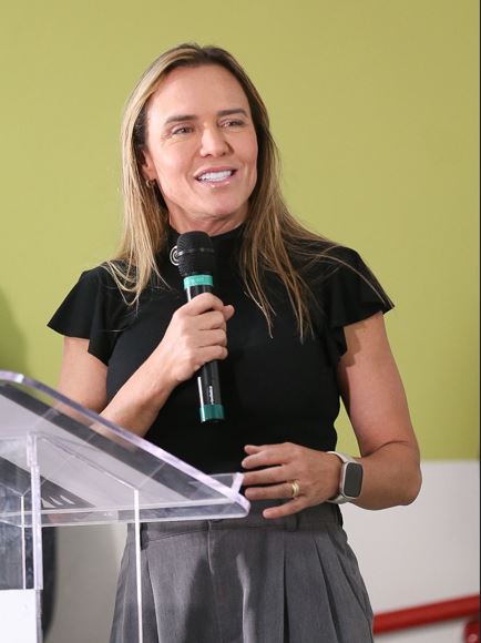 Em noite de homenagem especial nesta segunda-feira (23) comunidade reconhece atuação da deputada Jaqueline Silva por Santa Maria. 3 Em noite de homenagem especial nesta segunda-feira (23) comunidade reconhece atuação da deputada Jaqueline Silva por Santa Maria.