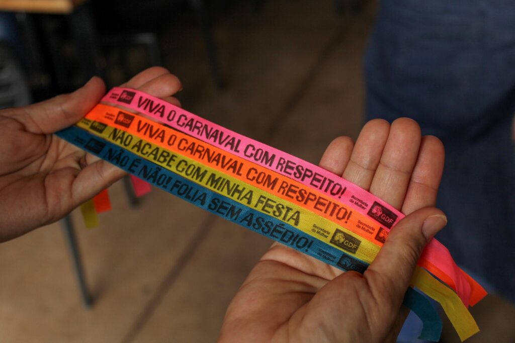 Campanha 'Não Acabe Com a Minha Festa' combate assédio no Carnaval do DF