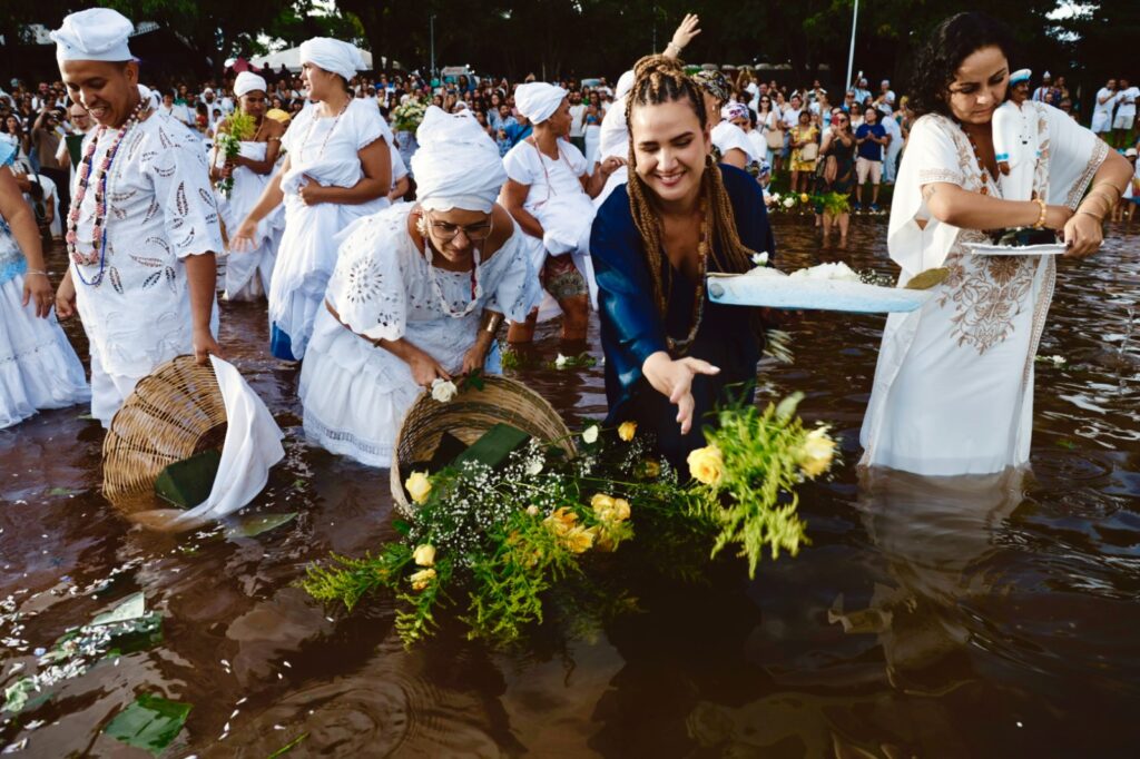 Novas estátuas devem ser instaladas na Praça dos Orixás até setembro