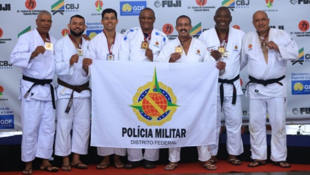 Atletas da PMDF vencem campeonato de judô
