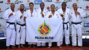 Atletas da PMDF vencem campeonato de judô