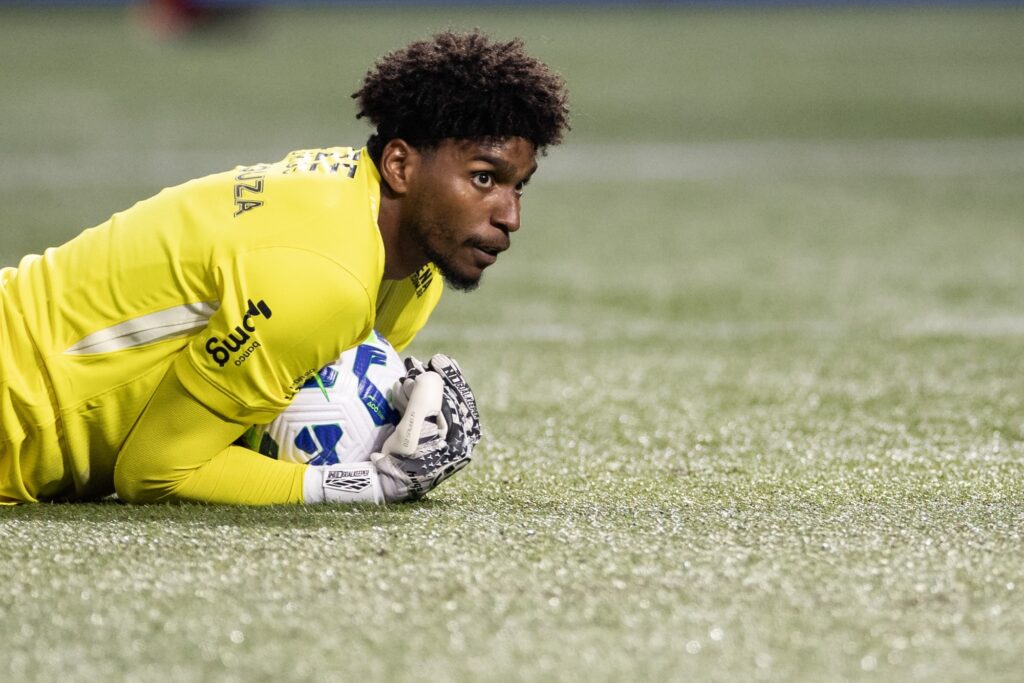Foto colorida de Hugo Souza, goleiro do Corinthians - Metrópoles