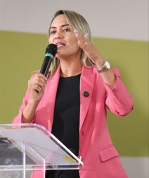 Em noite de homenagem especial nesta segunda-feira (23) comunidade reconhece atuação da deputada Jaqueline Silva por Santa Maria. 1 Em noite de homenagem especial nesta segunda-feira (23) comunidade reconhece atuação da deputada Jaqueline Silva por Santa Maria.