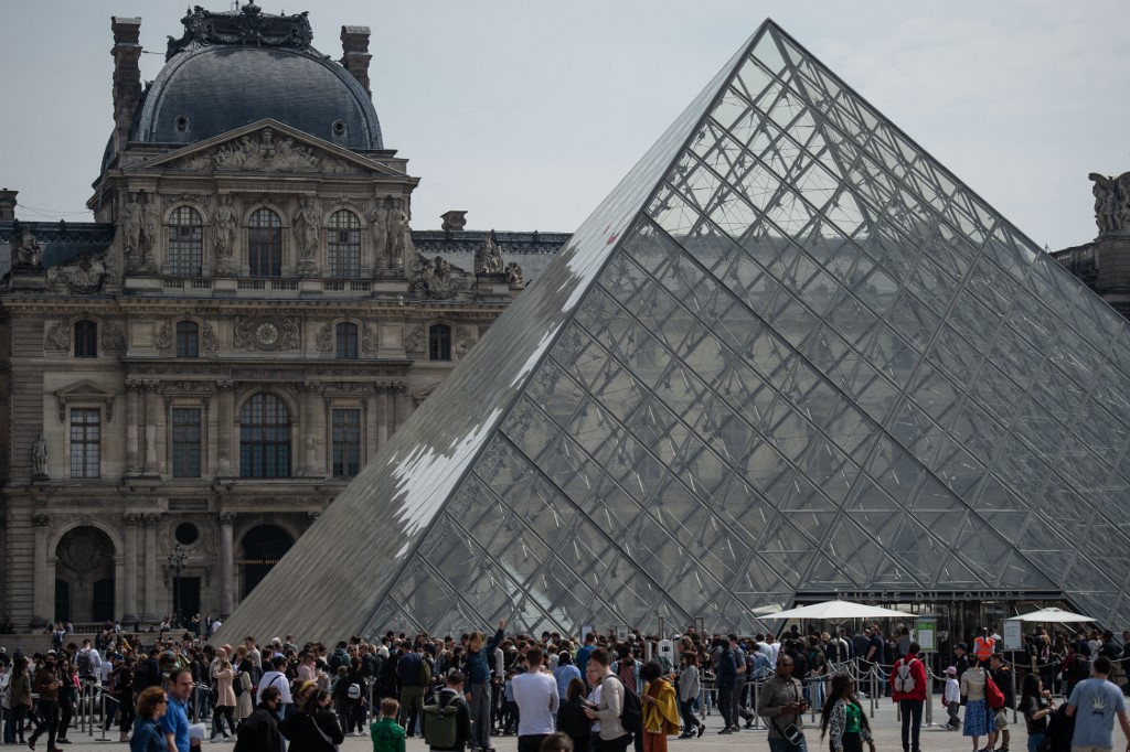 Museu do Louvre é fechado parcialmente por nova greve