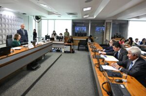 Proibição de coleira de choque elétrico para animais avança