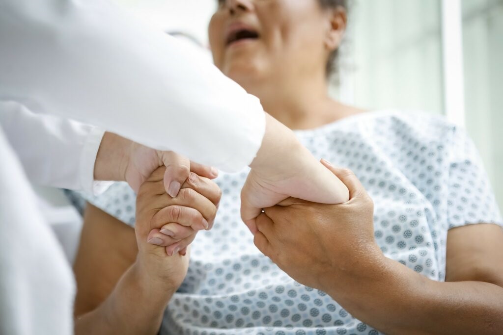 Iges-DF abre seleção para médicos especialistas com salários de até R$ 18 mil