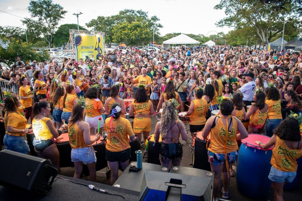 Blocos de pós-Carnaval encerram folia em quatro cidades do DF