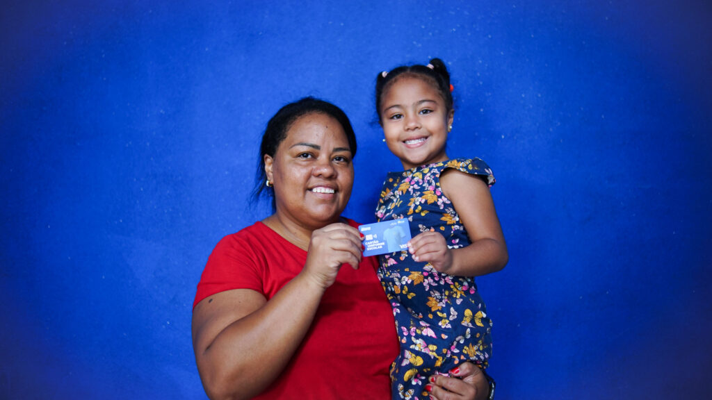 Cartão Uniforme Escolar beneficia famílias e comércio local no DF