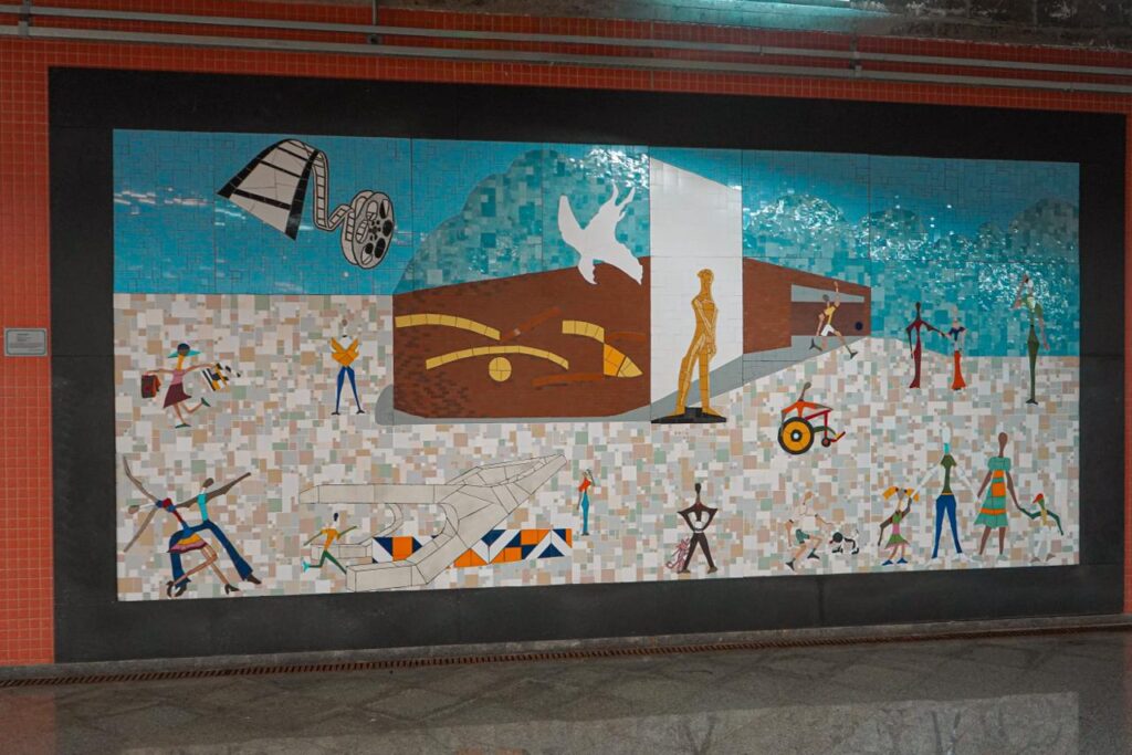 Estações do Metrô-DF viram galerias de arte e reforçam turismo cultural