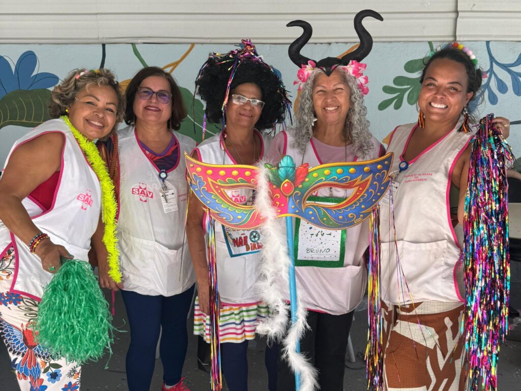 Bloco de carnaval anima pacientes da psiquiatria no Hospital de Base