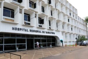 Mãe internada celebra 18 anos do filho com festa surpresa no HRT