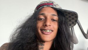 Rapper Oruam vira foragido após 66 violações na tornozeleira