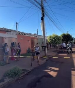 Homem mata ex-esposa, agride filha dela e se mata depois em GO, diz polícia