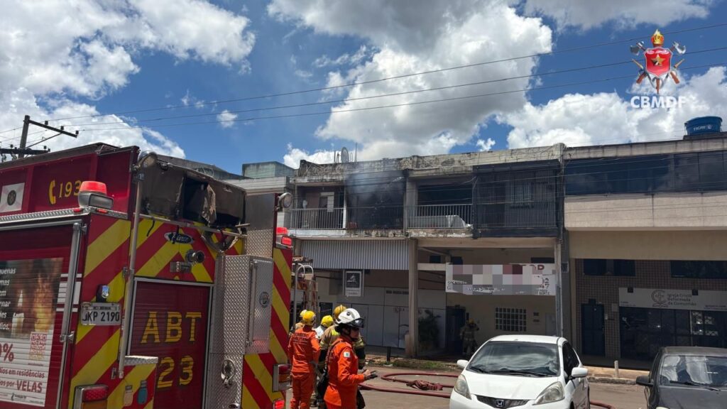 Incêndio atinge kitnet na Asa Norte e mobiliza Corpo de Bombeiros do DF