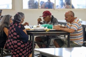 Restaurantes comunitários ampliam acesso à alimentação no DF