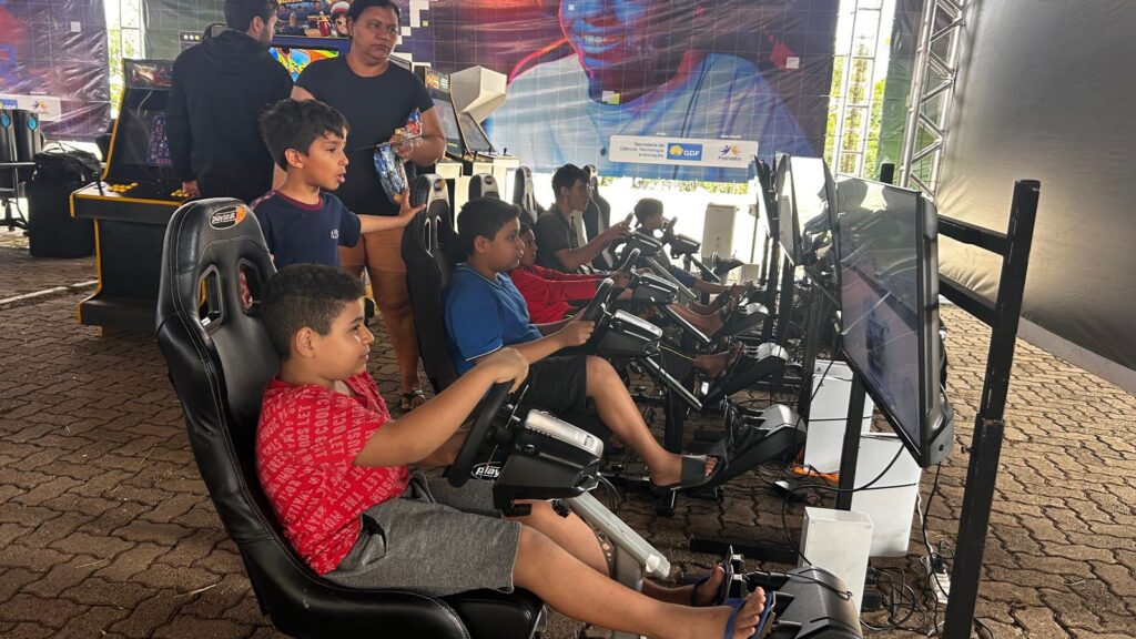 Brazlândia recebe projeto Escola Digital para Jovens com cursos de tecnologia