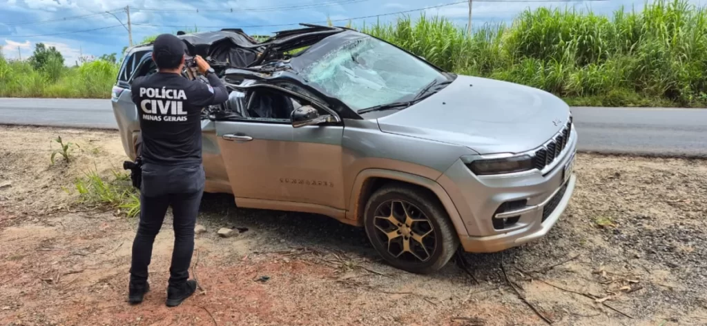 Árvore cai sobre carro e mata criança de 1 ano em MG