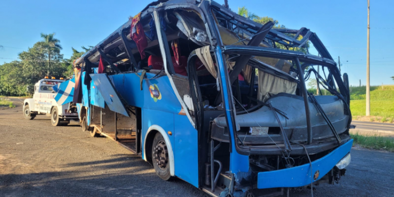 Empresa de ônibus que transportava trabalhadores rurais operava irregularmente, afirma PRF